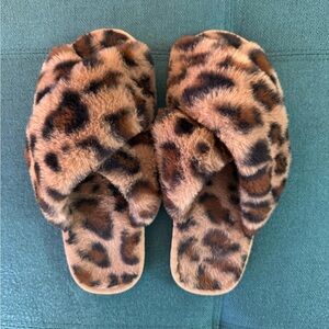 Leopard Print Faux Fur Slippers
